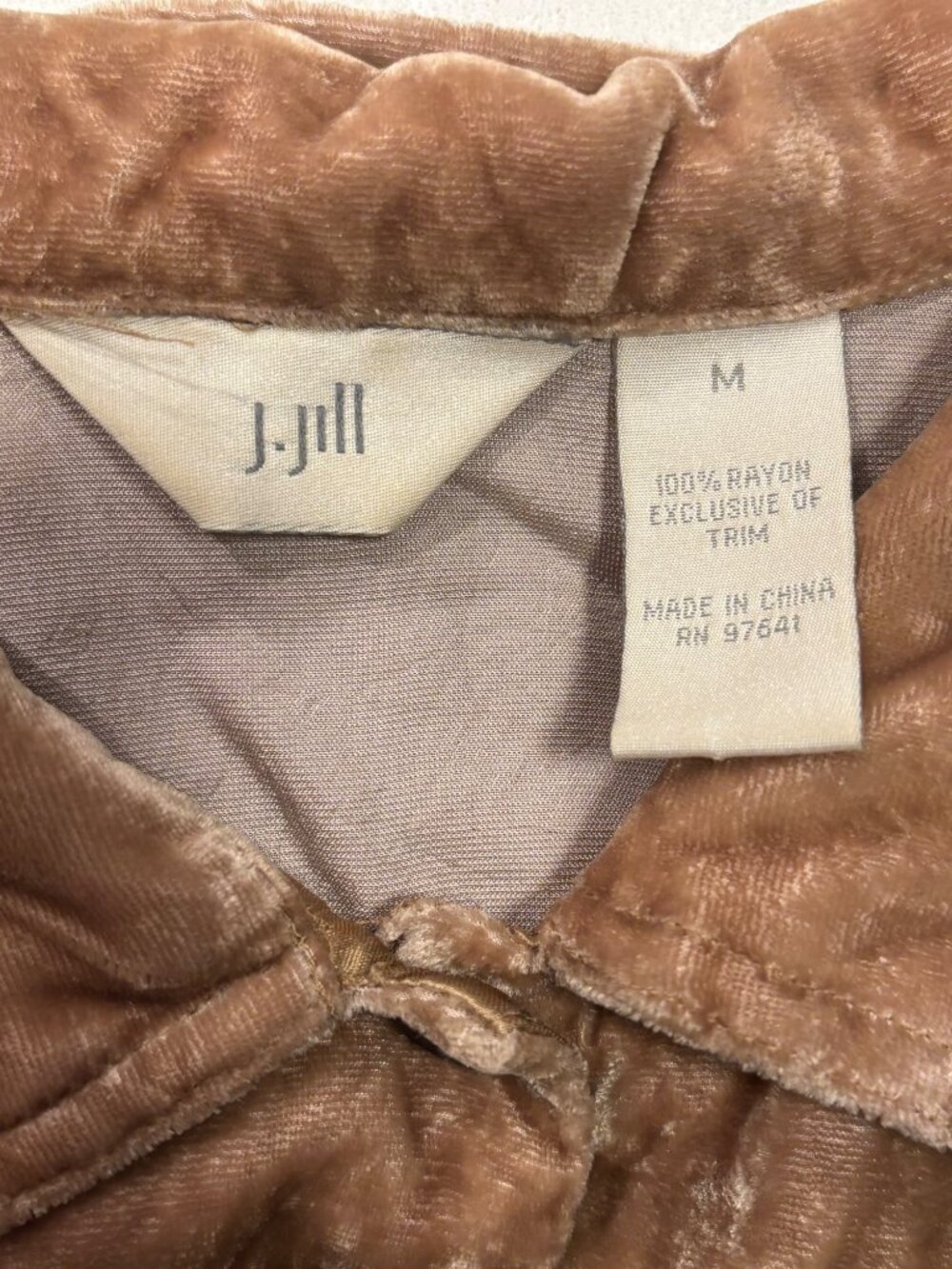 J.Jill Crushed Velvet Blouse Women’s M Taupe Button Front Long Sleeve Boho Chic - Picture 7 of 7
